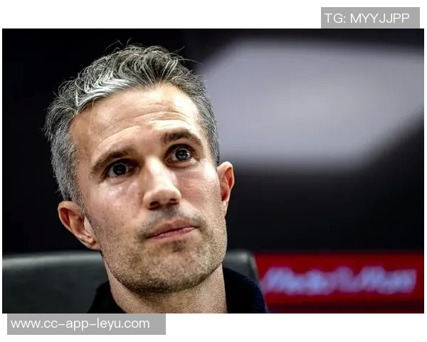 范佩西执教危机加剧费耶诺德连续四场不胜荷甲积分差距扩大至11分